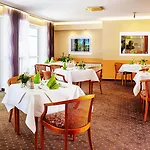 Hotel Carmina Am 3*
