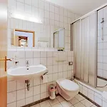 Carmina Am Hotel