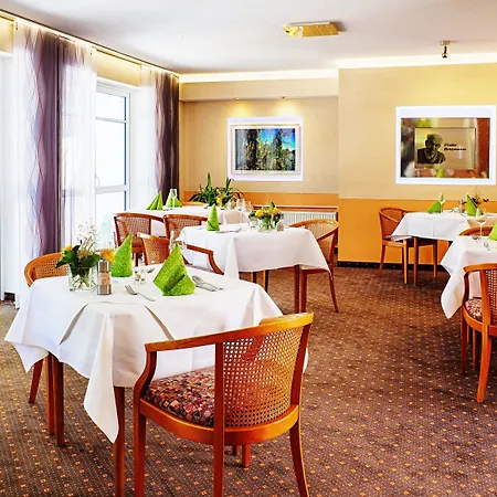 Hotell Carmina Am 3*